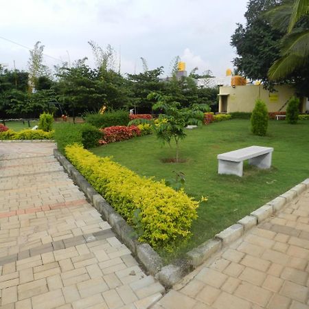 Park Hotel And Resort Kaglipur Esterno foto