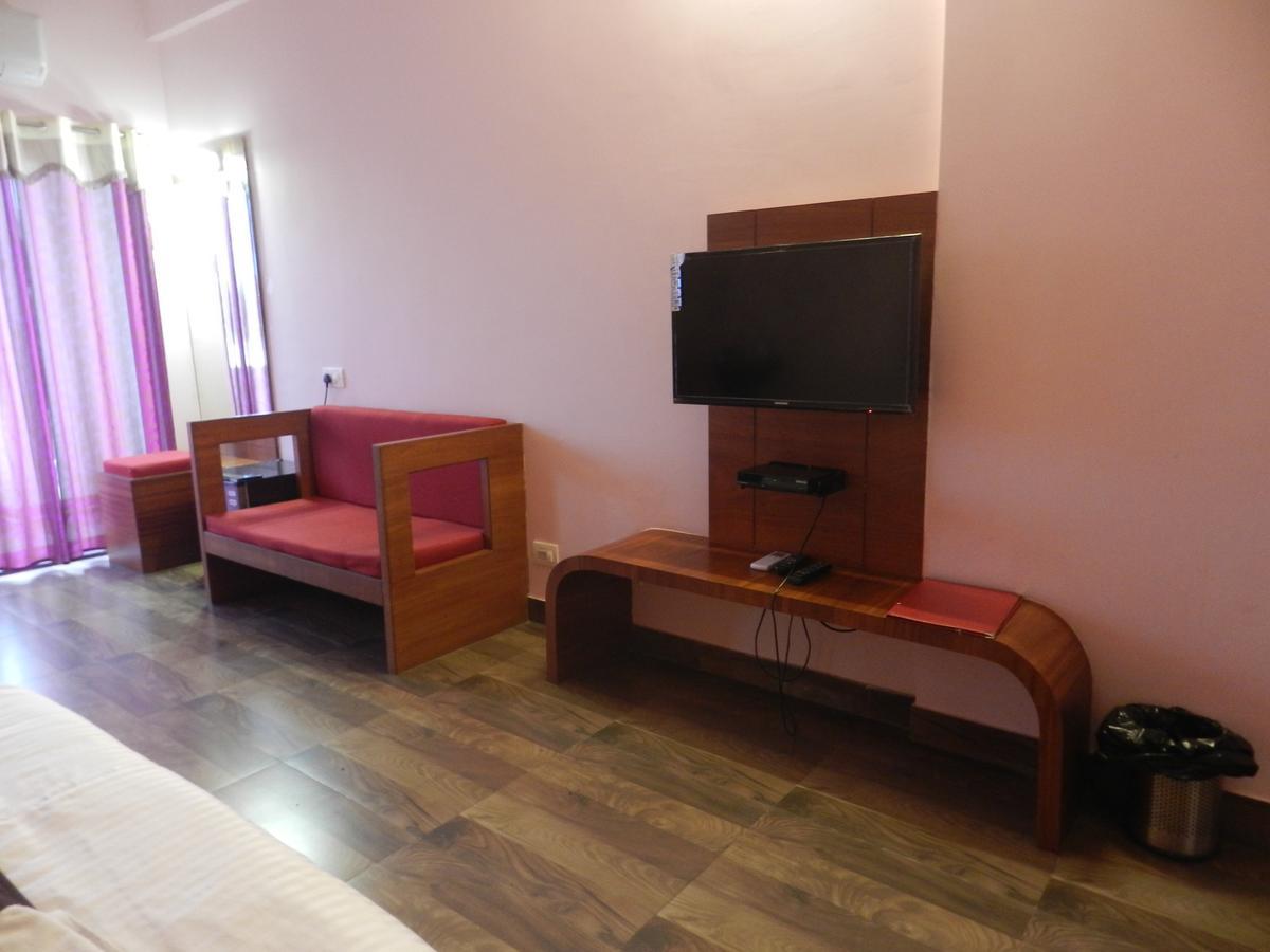 Park Hotel And Resort Kaglipur Esterno foto